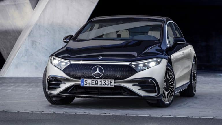 mercedes EQS önden