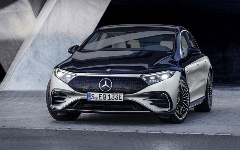 mercedes EQS önden