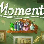Momento oyununun yeşil tonlu çizim tarzındaki kapak görselinde kitaplar, oyuncak ejderha, müzik kutusu ve dekoratif eşyalar yer alıyor.